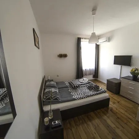 דירה Graf Ignatiev - 3br סופיה